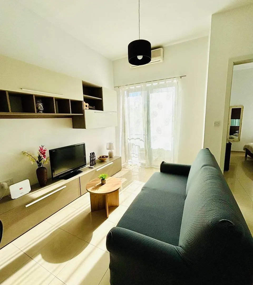 Sea Side Beautiful One Bedroom Apartment Saint Julian's